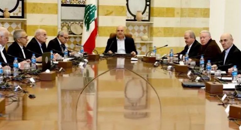 المجلس الأعلى للدفاع: الدولة وحدها هي صاحبة قرار السلم والحرب ونطمئن الى توافر المواد والإمكانات اللازمة للمواطن