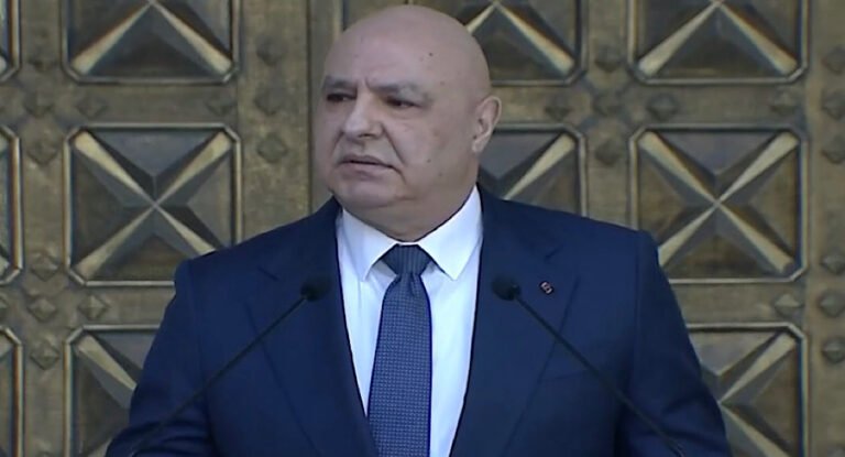 الرئيس عون بكلام حازم من بكركي: السلم الأهلي خط أحمر.. ولمن ينتقد التفاوض: “شو جاييني من الحرب تبعك”؟