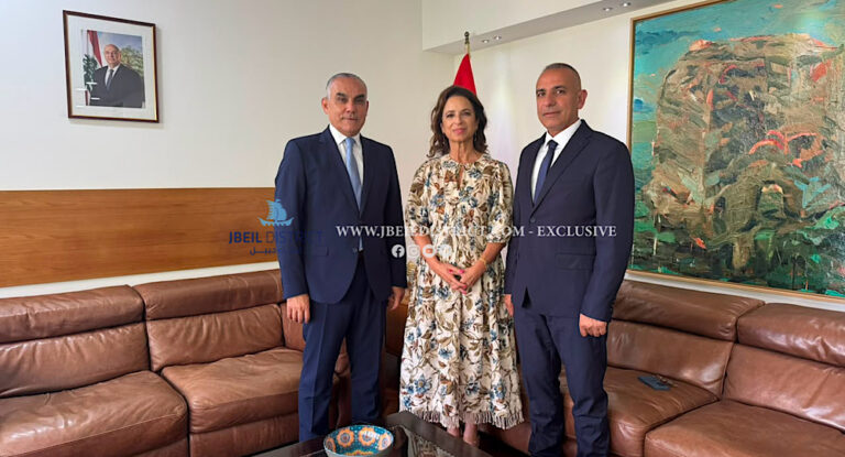 خاص-بالصورة : رئيس بلدية المزاريب وعرستا بشير فرام يدعو وزيرة السياحة إلى افتتاح مهرجانات 2026