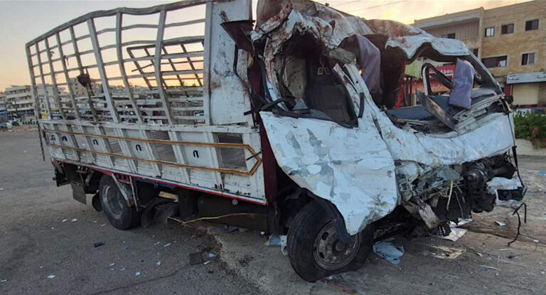 بالصور: حادث مروع .. تدهور “بيك أب” يؤدي لوفاة عدد من الأشخاص